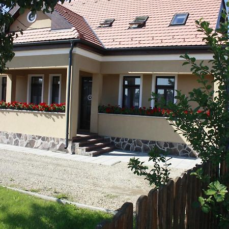 Pensiune Agroturistica Horvath-Kert Borzont ภายนอก รูปภาพ